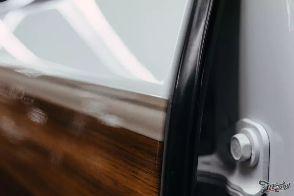Так не должно быть! Заново разработали дизайн наклеек для Jeep Grand Wagoneer и забронировали кузов полиуретаном
